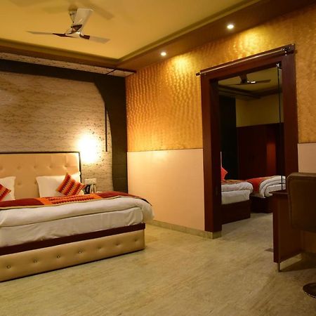 The Park Presidency Hotel Bareilly Bagian luar foto