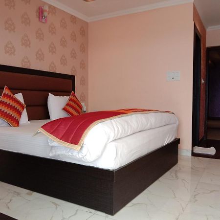 The Park Presidency Hotel Bareilly Bagian luar foto