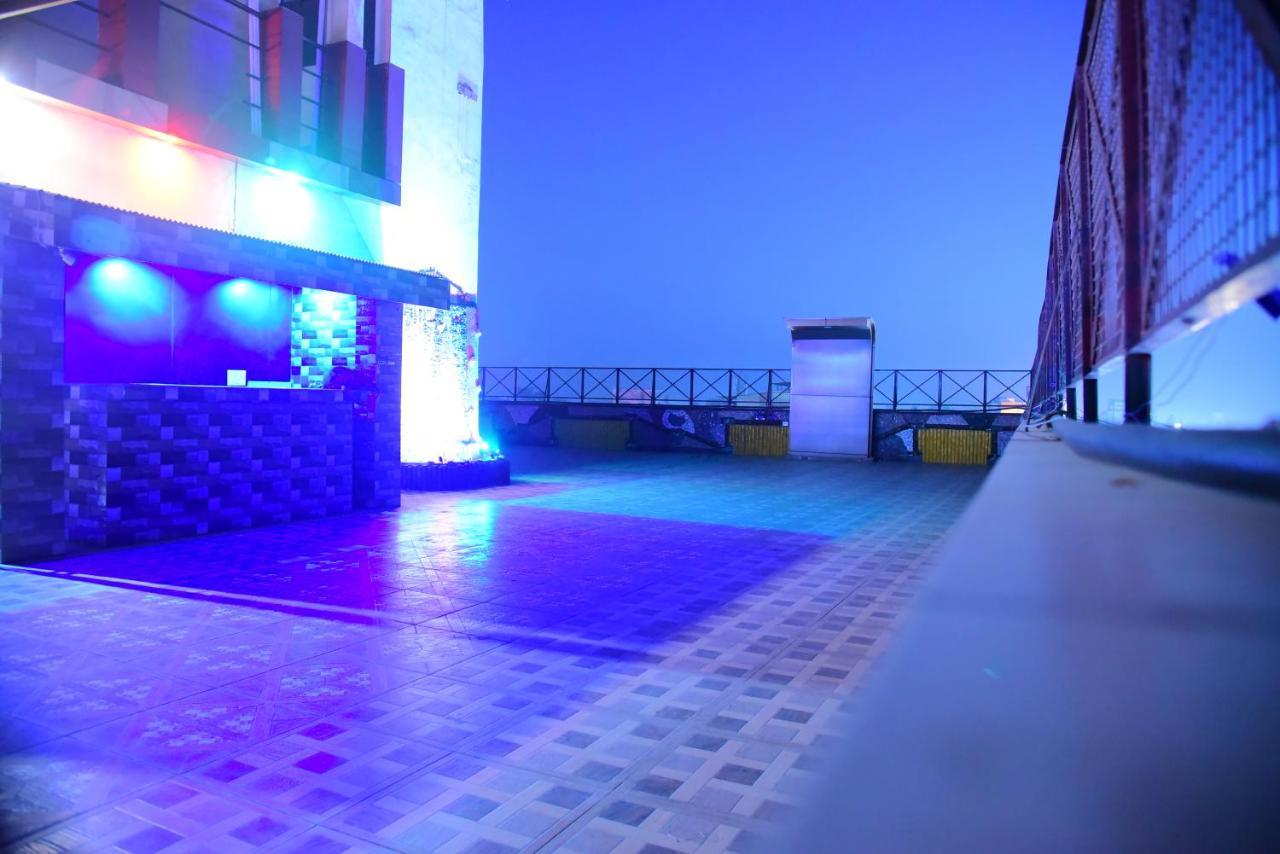 The Park Presidency Hotel Bareilly Bagian luar foto